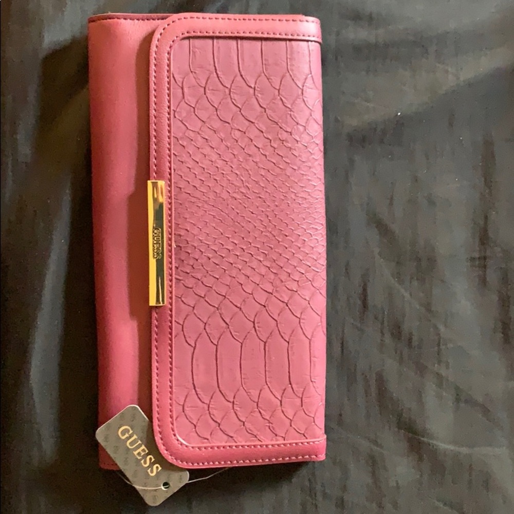 Guess hand wallet